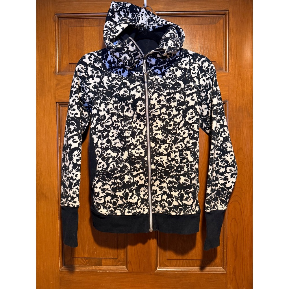 Lululemon Scuba Hoodie Black‎ White Fleur (Floral) Size 4 EUC Athletic Fit Lulu